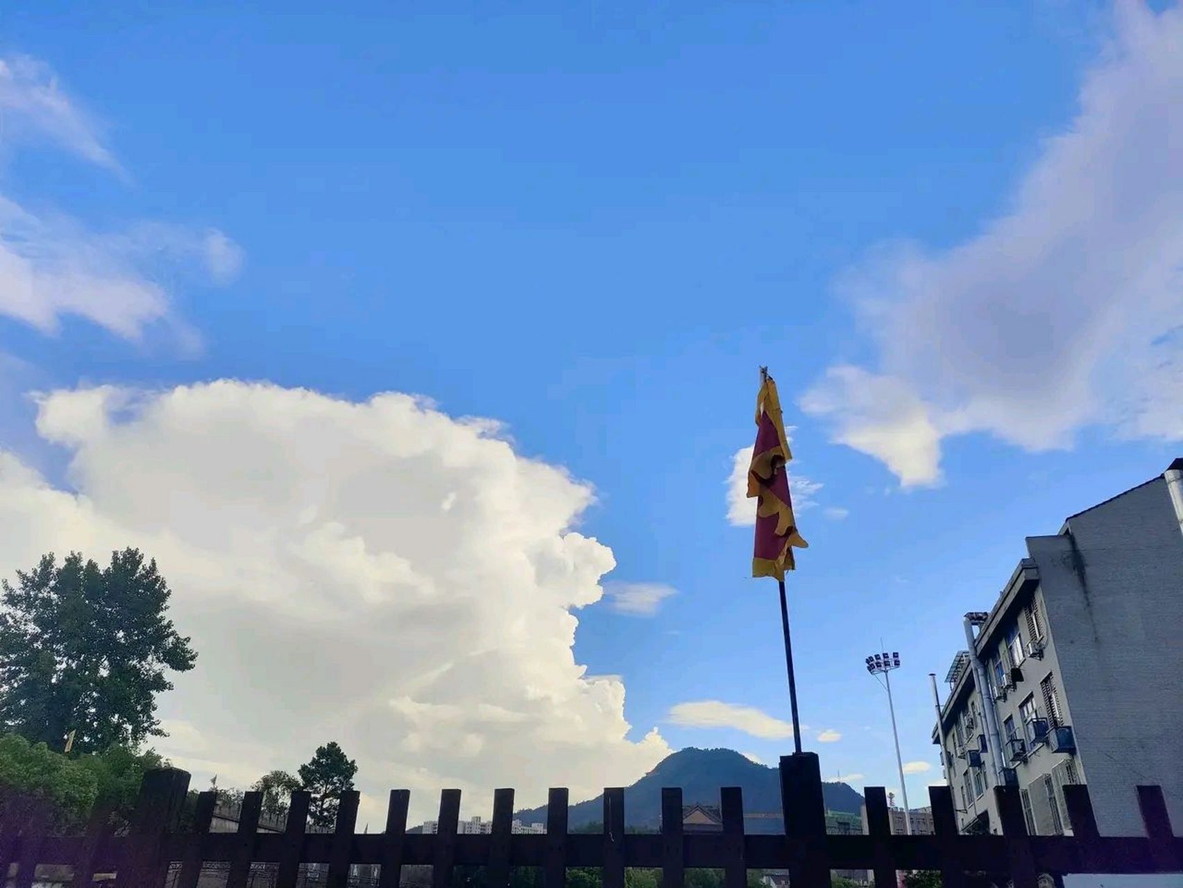 揭秘群演不堪内幕:真是后悔来横店了……  1.