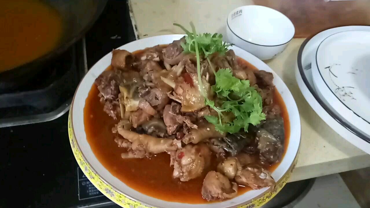 大厨分享酒店里面的招牌菜打野小公鸡做法,食材好才是真的好