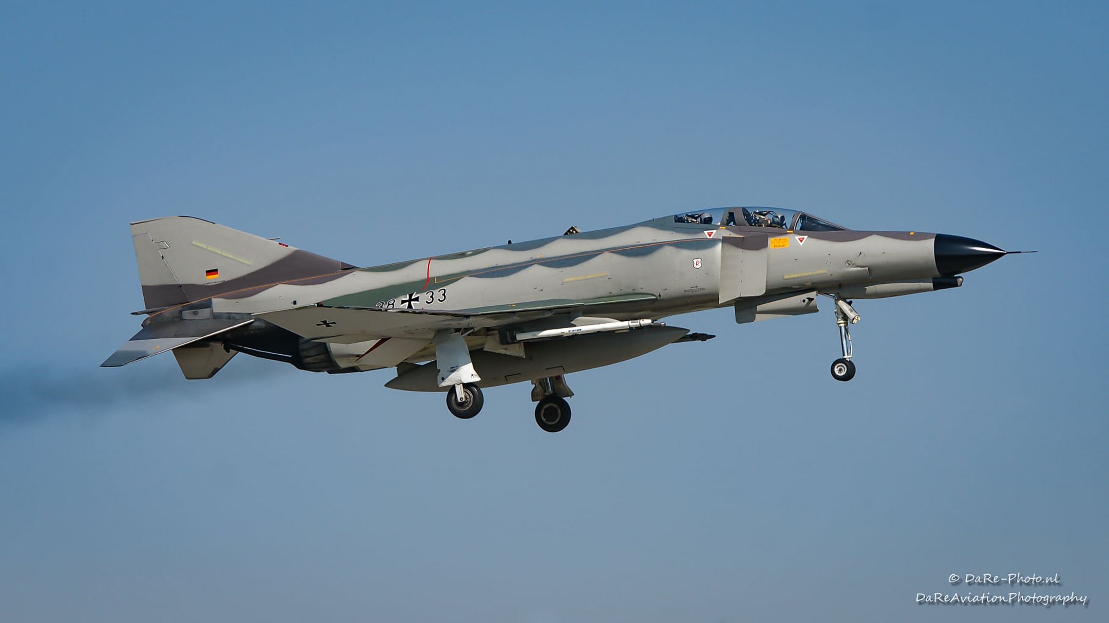 战机欣赏:一组f-4鬼怪ii战斗机的照片,现在能飞的也不多了,当年也是不