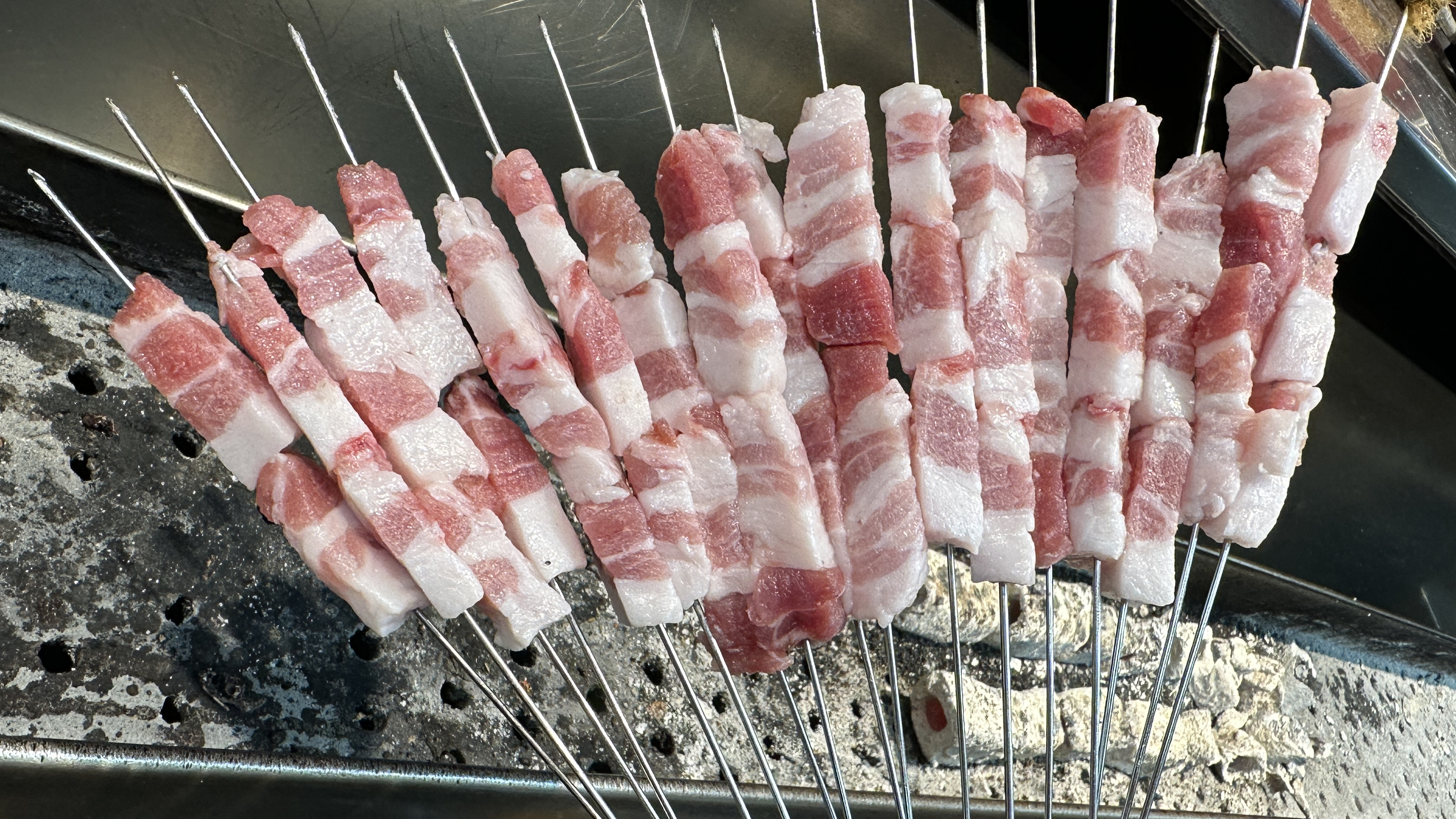 香辣五花肉到底怎么烤才好吃?今天就把烤制方法和好吃的诀窍分享