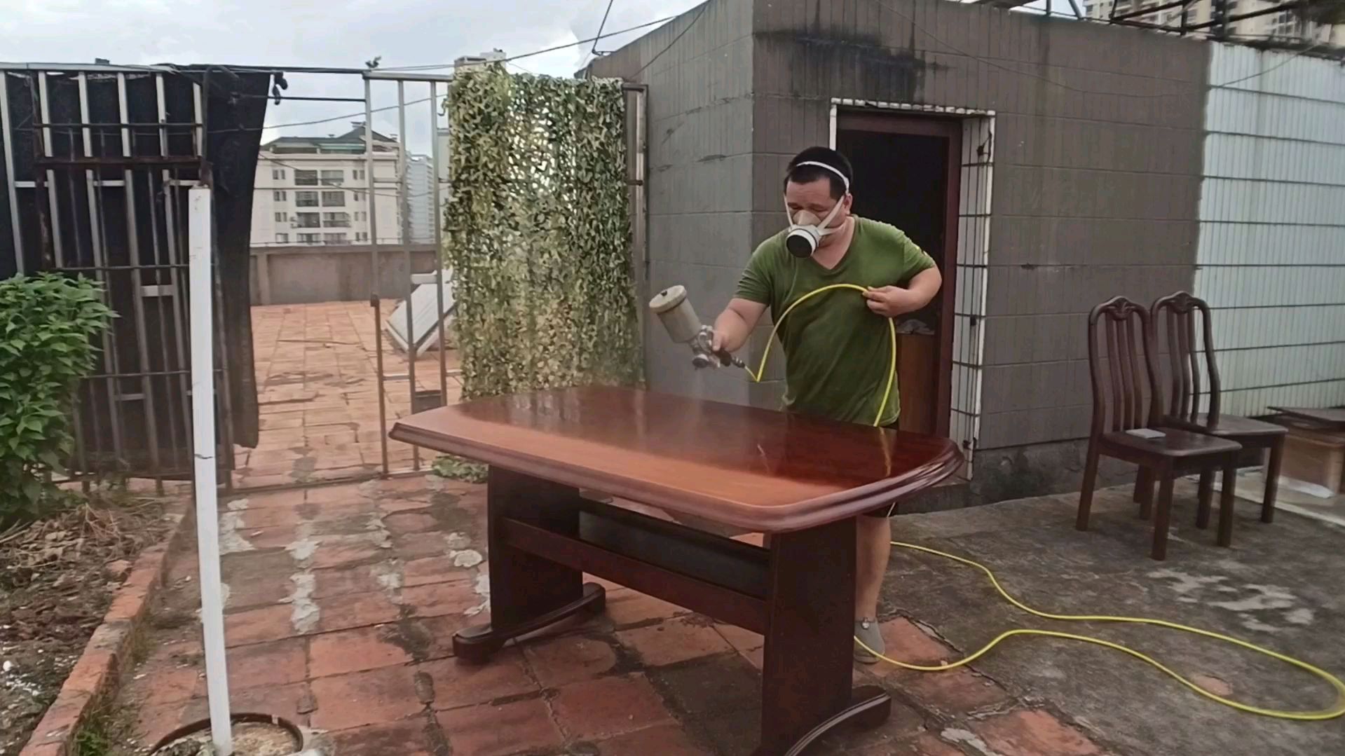 实木旧家具舍不得扔,我们一起翻新喷漆修起来,全程干货细分享