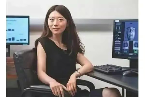 750满分高考状元何碧玉,留美迟迟不回国的原因是什么