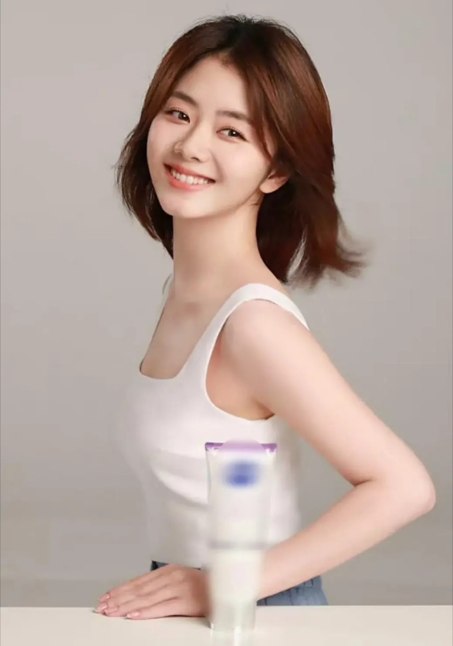 谭松韵接下新商务,工作室晒宣传片美照,迎面而来一股清新气息,谭松韵