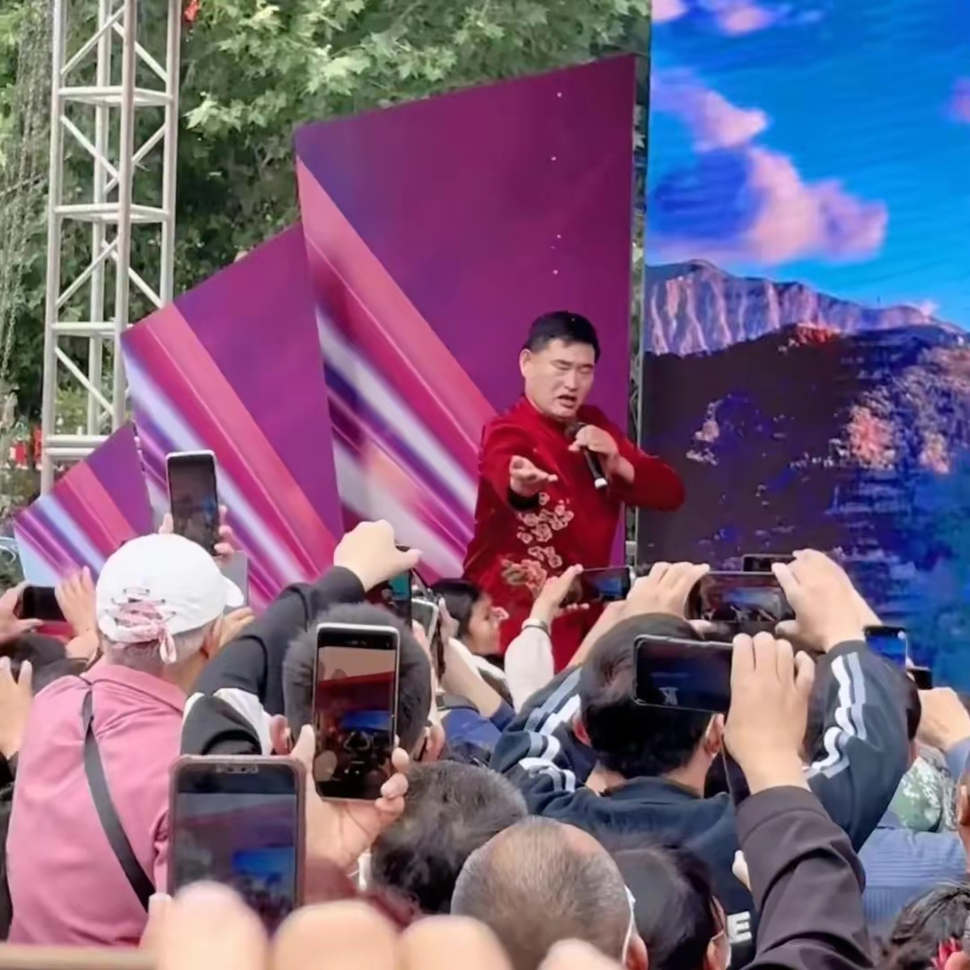 大衣哥同样对钱不感兴趣