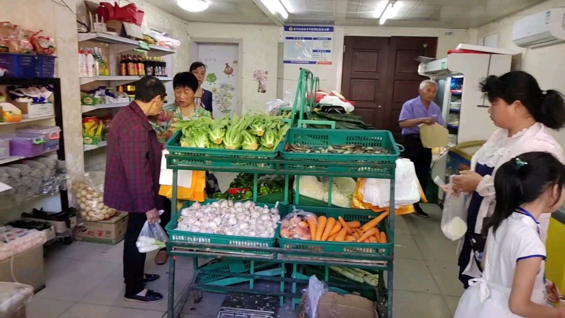 小小蔬菜店年入30万,你愿意开这样的小店吗