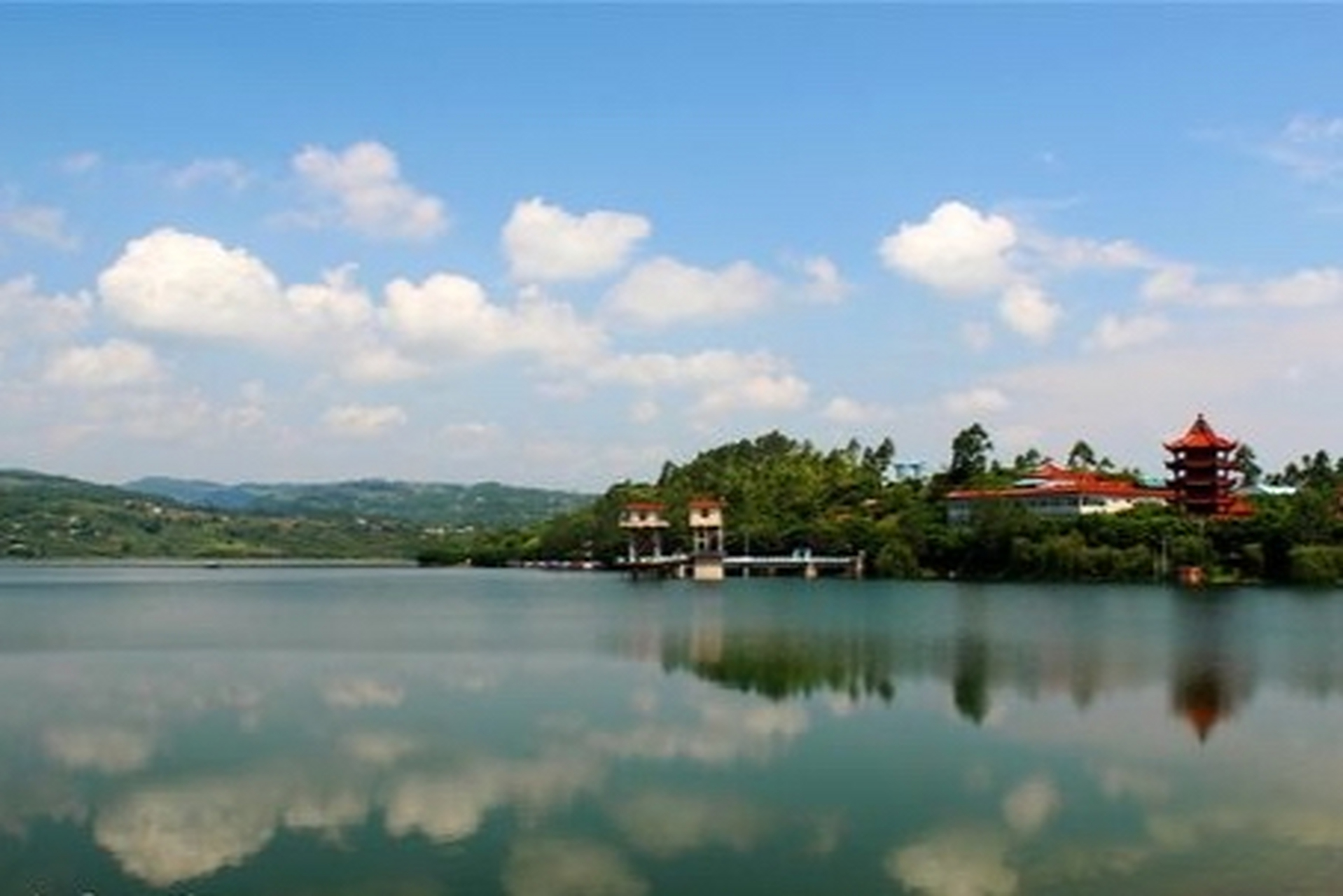 自贡双溪湖,是一个被誉为"小三峡"的绝佳风水宝地.