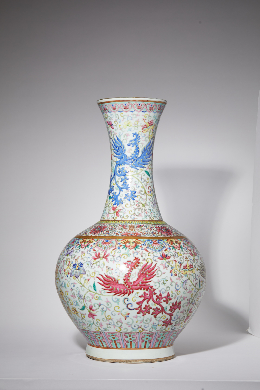 刚刚以46万拍卖成交的一对"清光绪粉彩夔凤纹大赏瓶,高62.5cm,直径17.