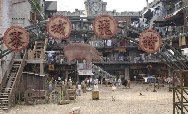 天津西青银湾国际广场,现实版的猪笼城寨