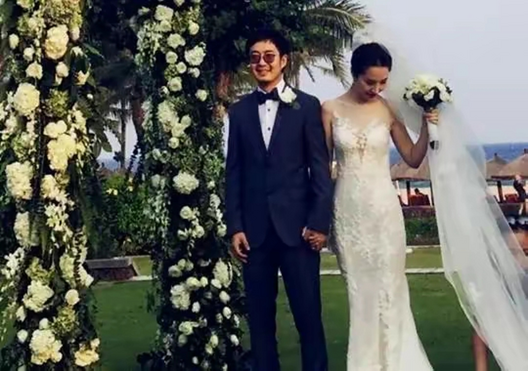 董花花蒋凡破镜重圆,移居新加坡,蒋凡回到阿里,董花花甘当他背后的