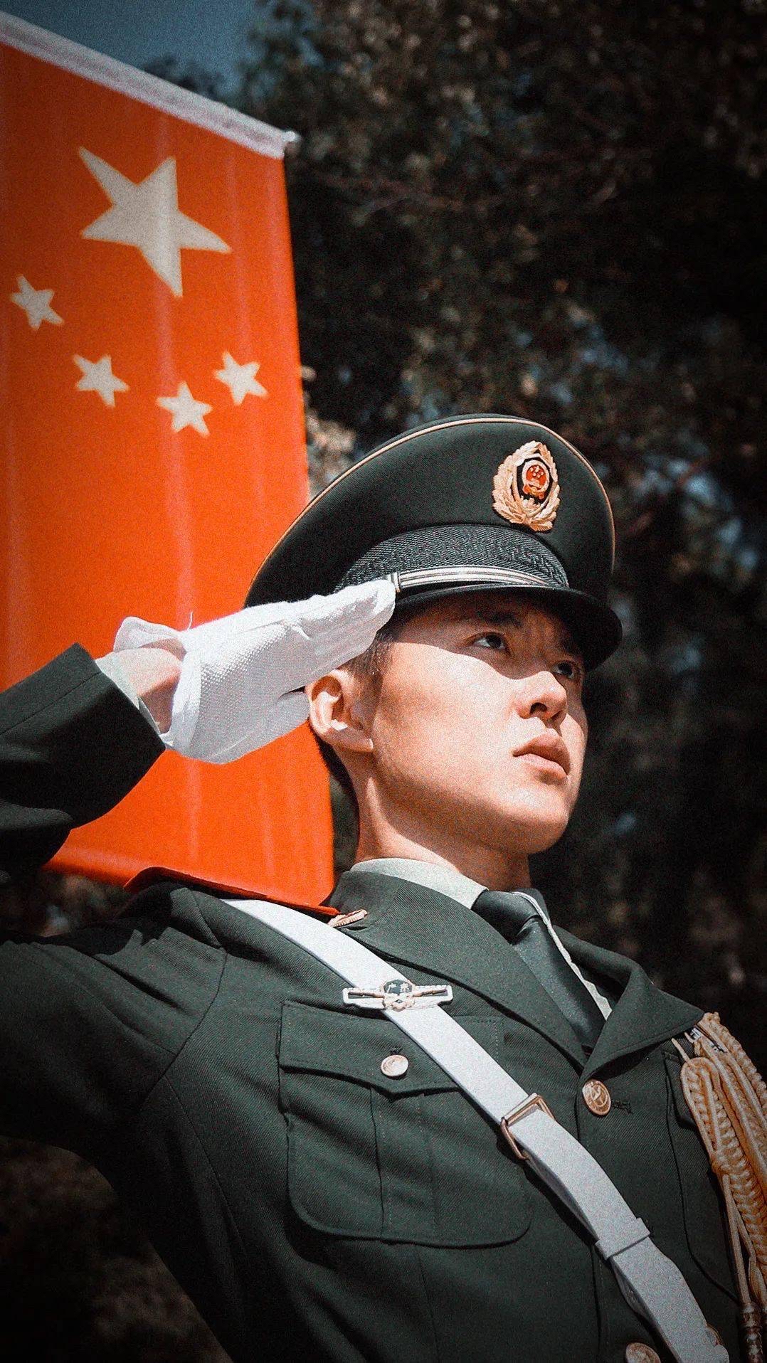 当我走出军旅生涯,退休金虽然为我提供了生活的基本保障,却也让我面对