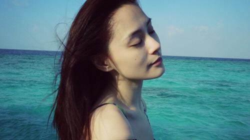 当阿娇脱去衣服,换上泳装,这清纯的性感