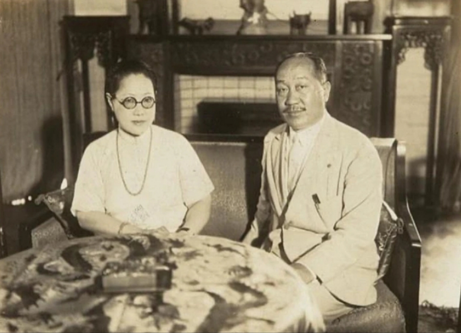 弱国无外交,爱国蒋作宾据理力争,不断周旋,耗尽心血,但也无力挽回败