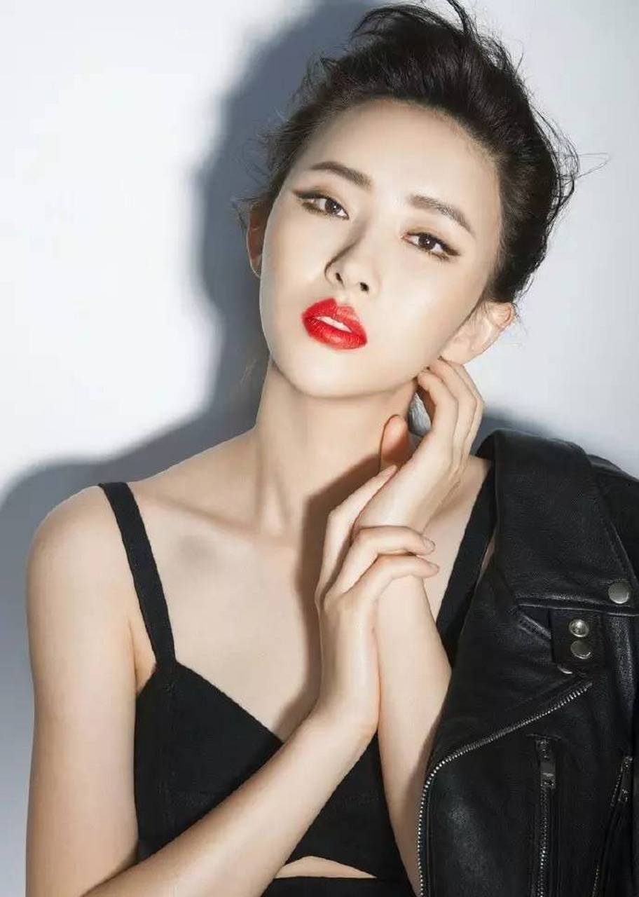 美女演员胡丹丹