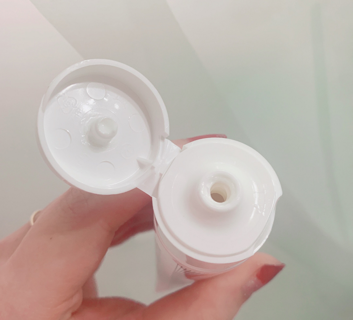 physiogel霏丝佳ai乳霜 超级 蓝色版应该更火, 相比之下红色这只更