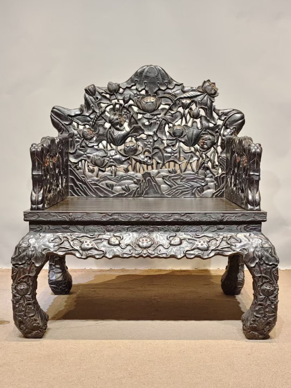 紫檀木满雕荷花太师椅