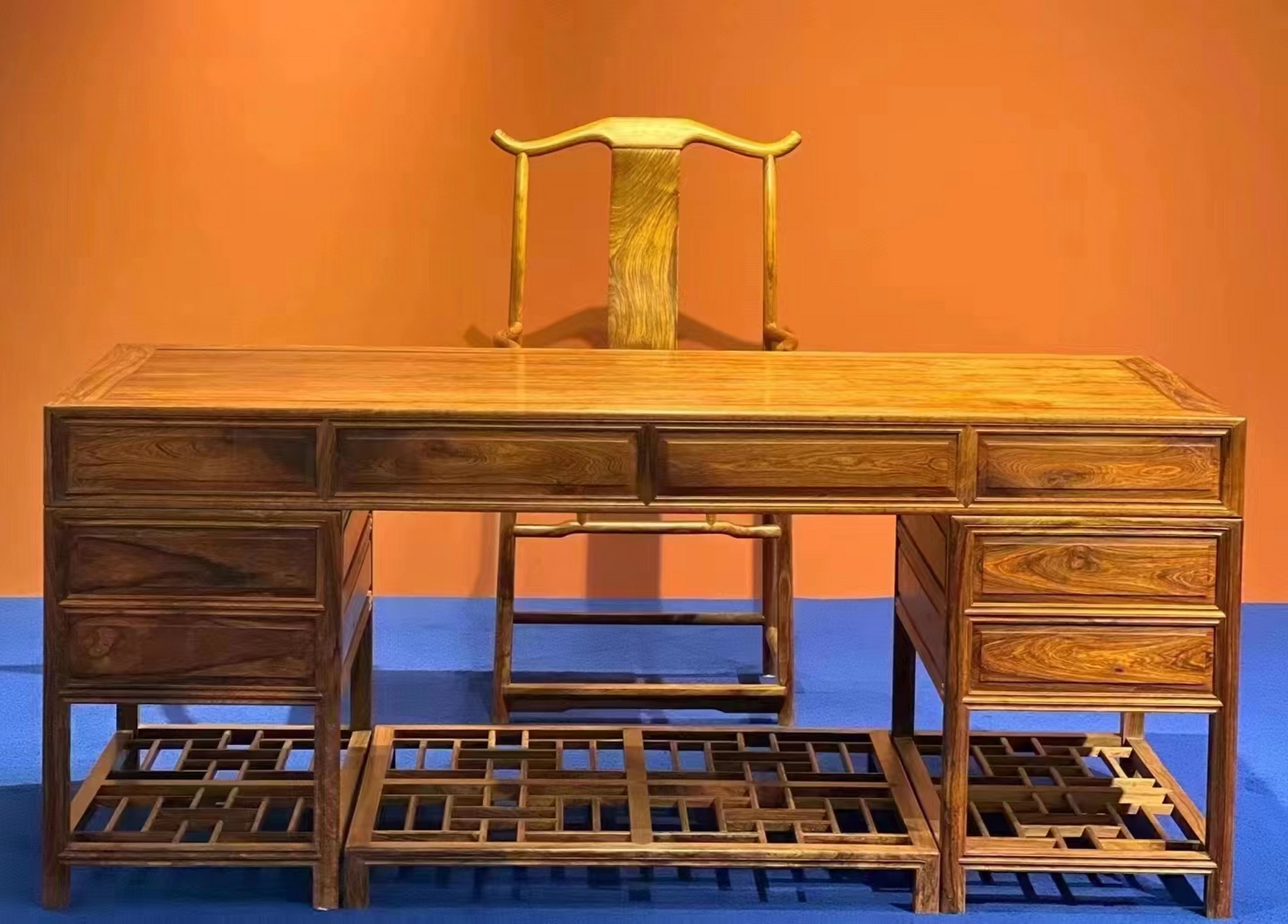 海南黄花梨老料明式办公桌  尺寸:186×82×80  高货 #红木家具