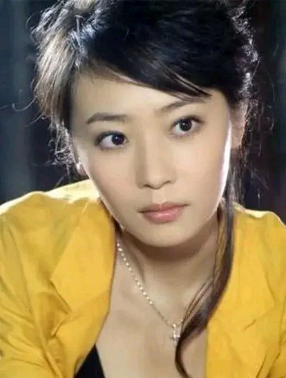 演员曲珊珊,在狂飙电视剧里,扮演高启强的竞争对手,程程,也是个心思