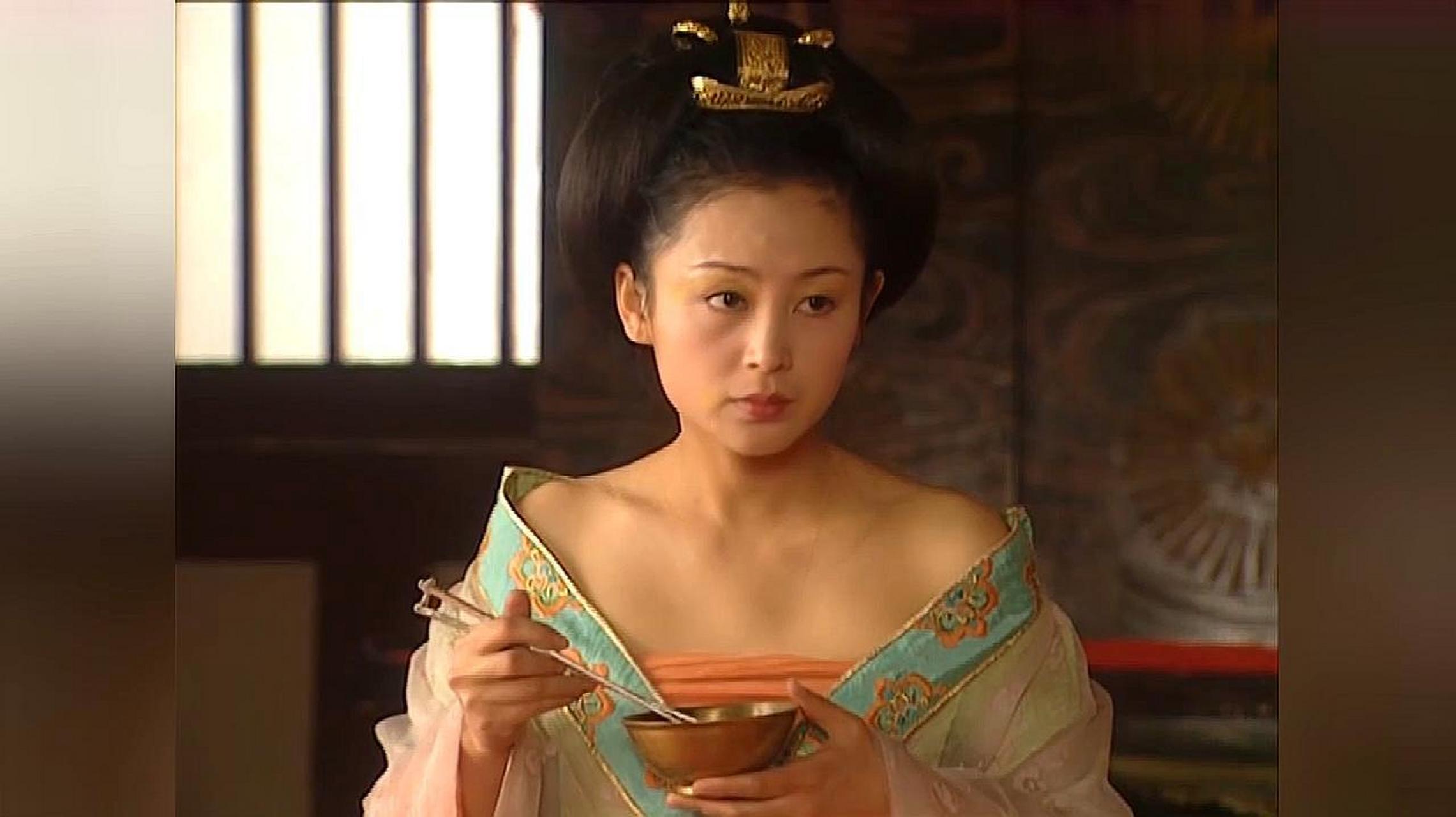《大明宫词》 不得不说这服装造型真的好绝啊,一直都好美[嘻嘻][嘻嘻]