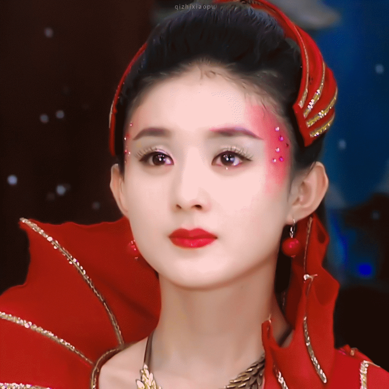 赵丽颖饰演的红绫,是《追鱼传奇》中的女主角,红绫机灵可爱,本想幻化