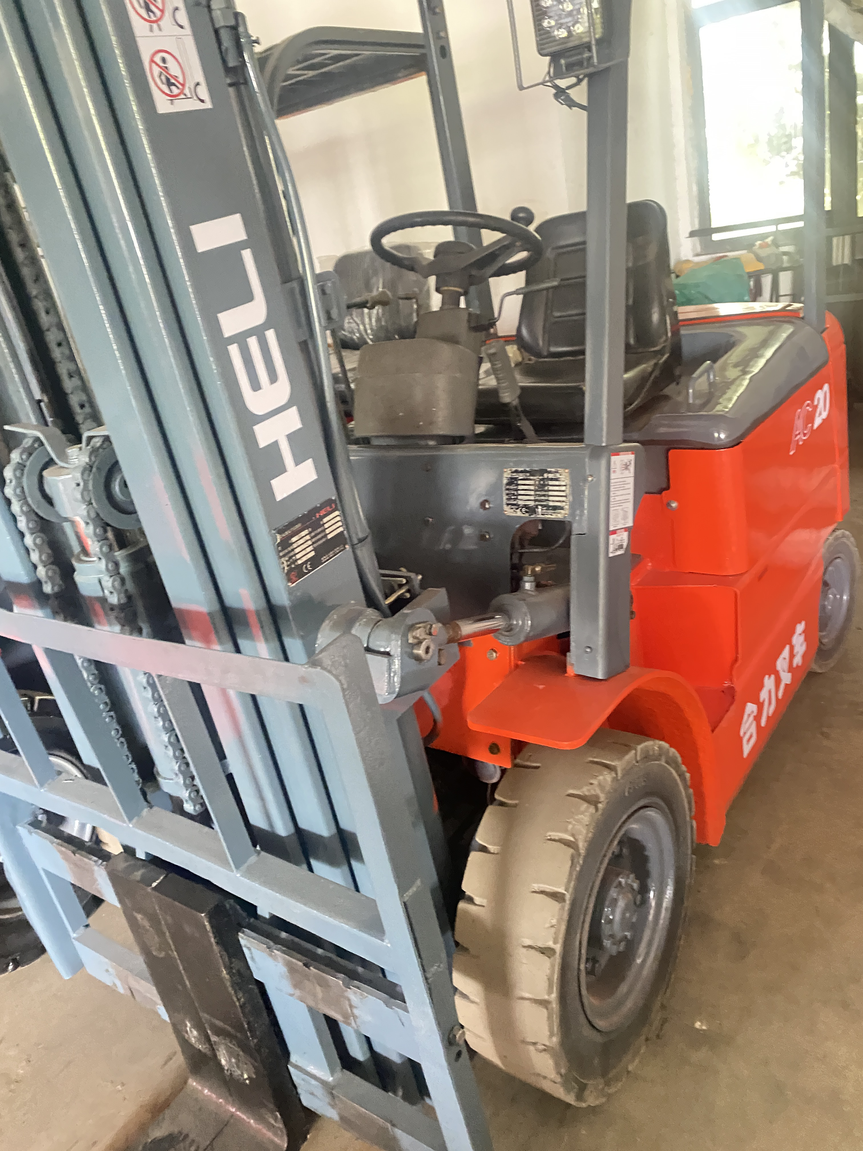 仓库小叉车电动环保电瓶叉车合力二手叉车