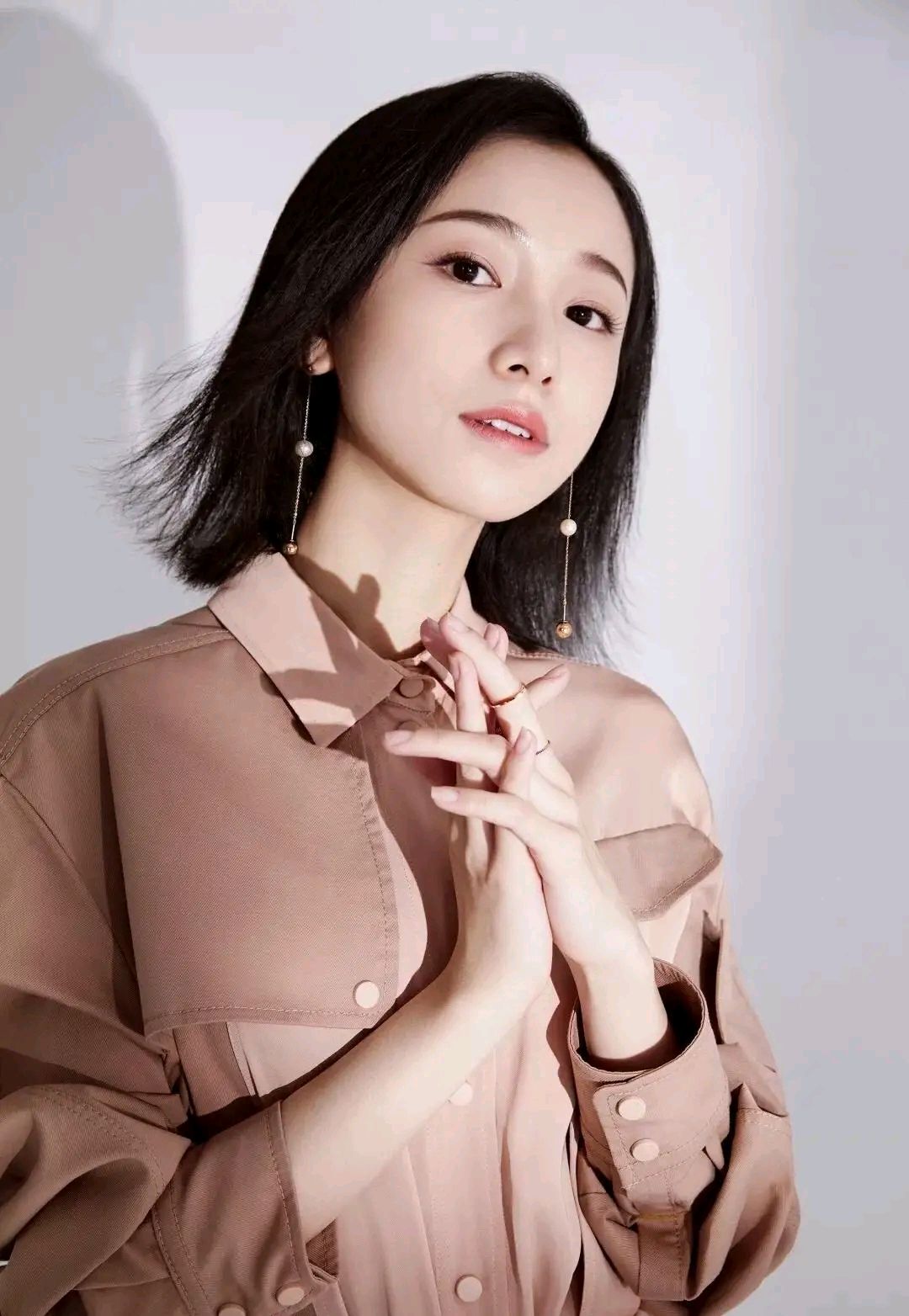 姜梓新精美壁纸:青春靓丽,清新自然