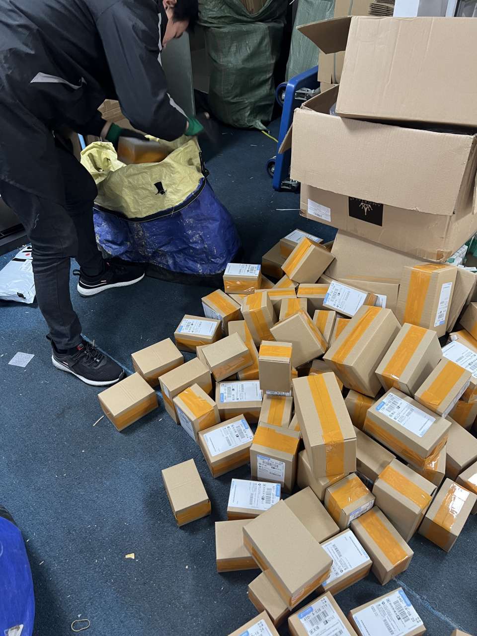 电商行业的竞争日益激烈,投入的成本也在不断增长,我们发现已经很难