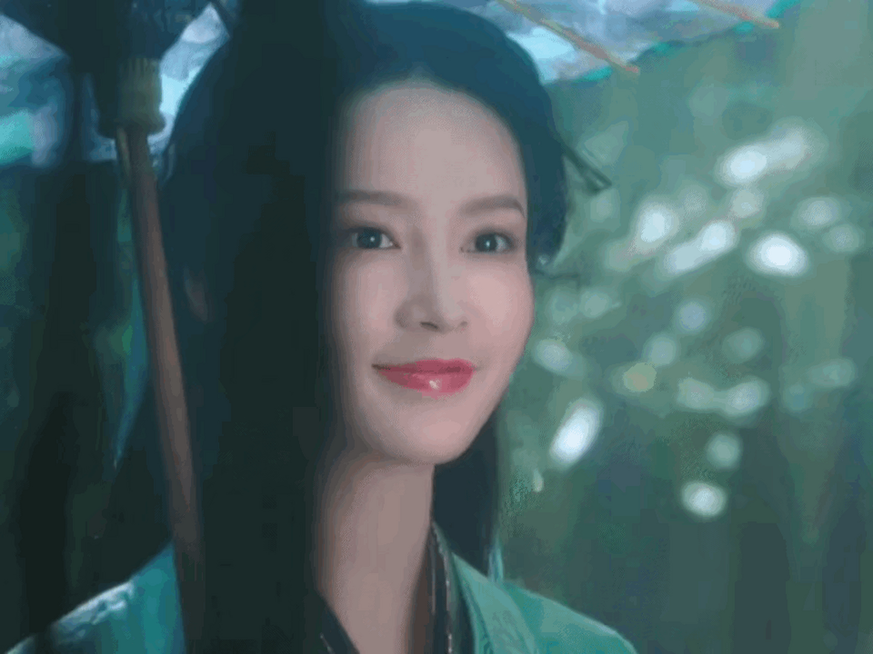 李沁这三个古装造型都美的不可一世,好喜欢她派古装的感觉,大气又不失