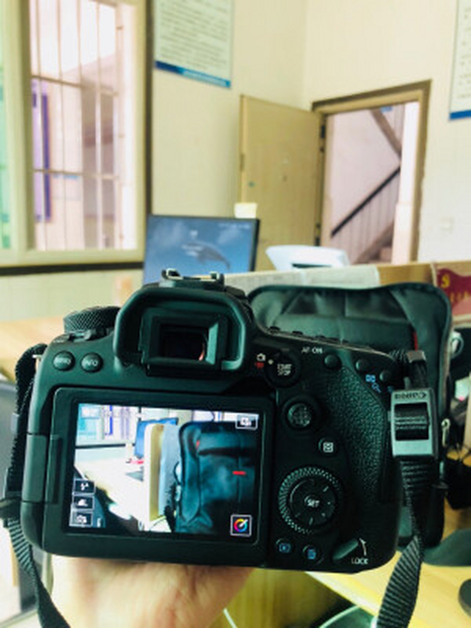 佳能90d和佳能m6mark2哪个好,尼康d7500跟佳能90d哪个好  佳能90d也还