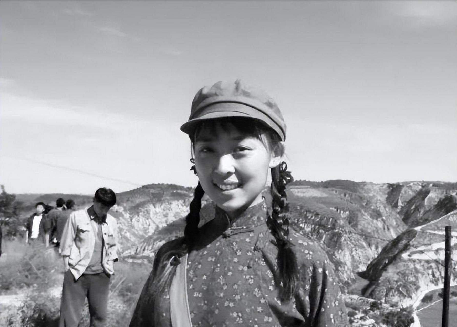 "当年,女知青张香梅回城参加高考,临行前,她把祖传的手表送给农民