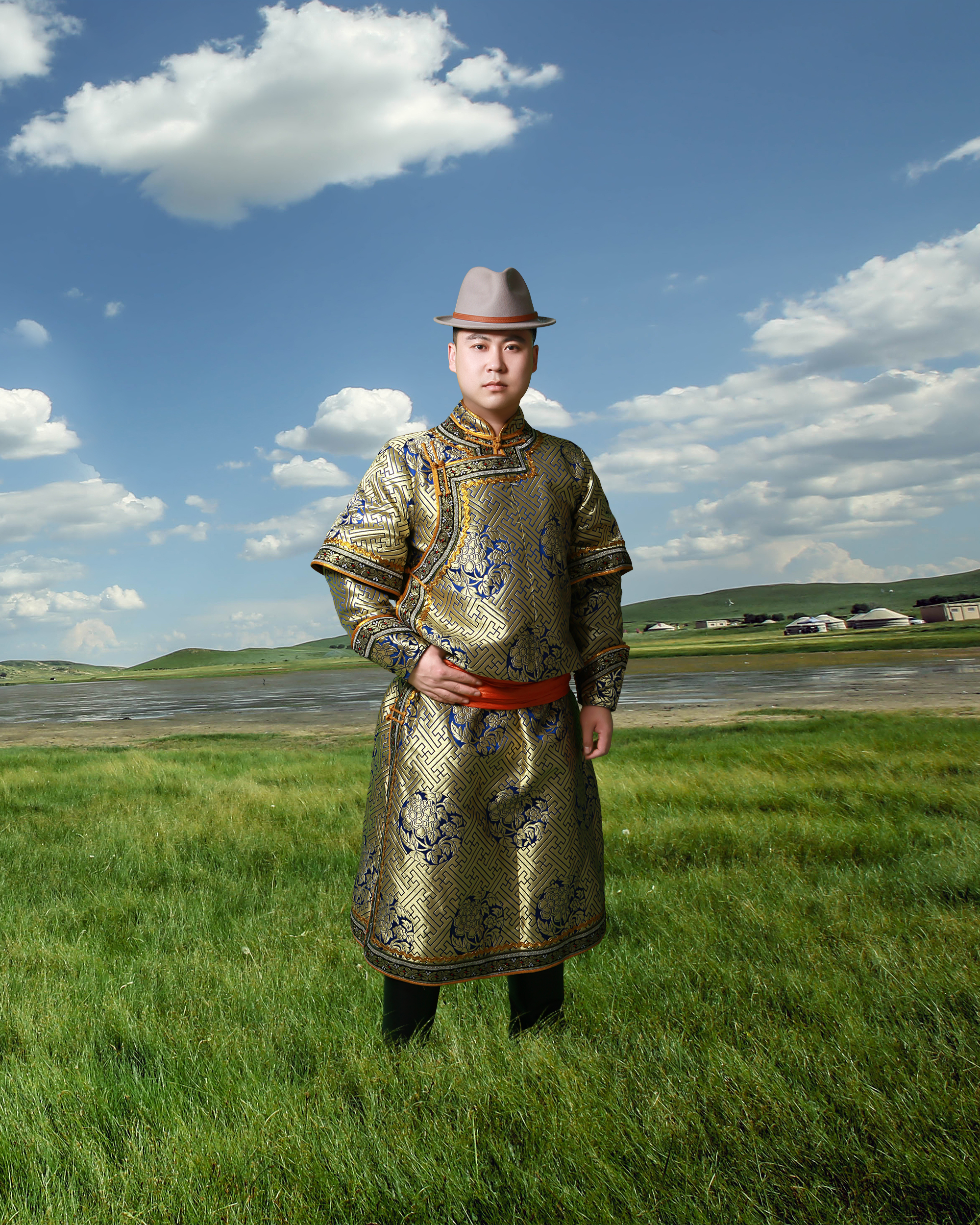 一名来自内蒙古锡林浩特正蓝旗金莲川草原上的九零后男孩