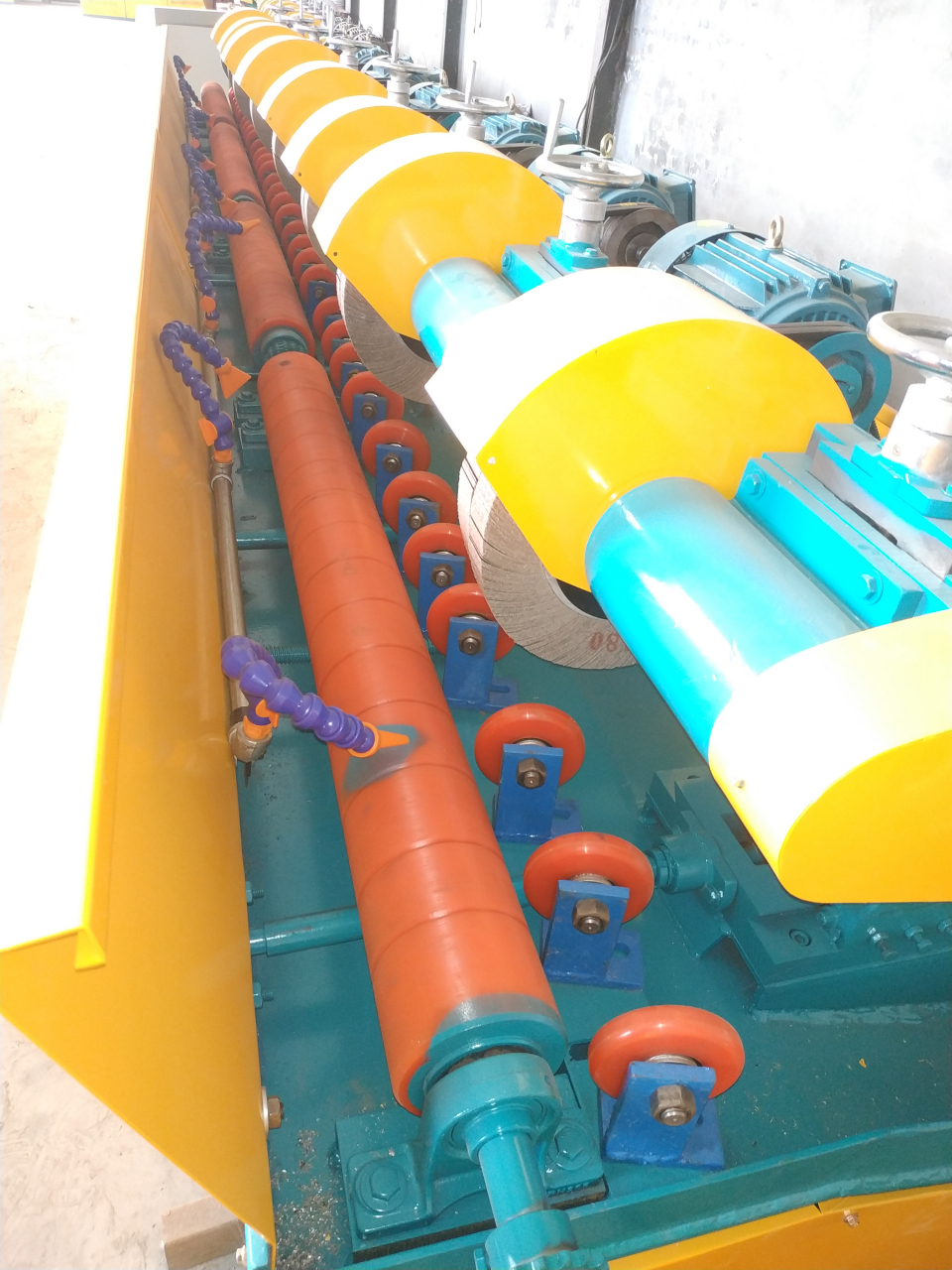 多工位外圆水抛光机自动外圆镜面除锈机抛光机外圆无心抛光除锈机械