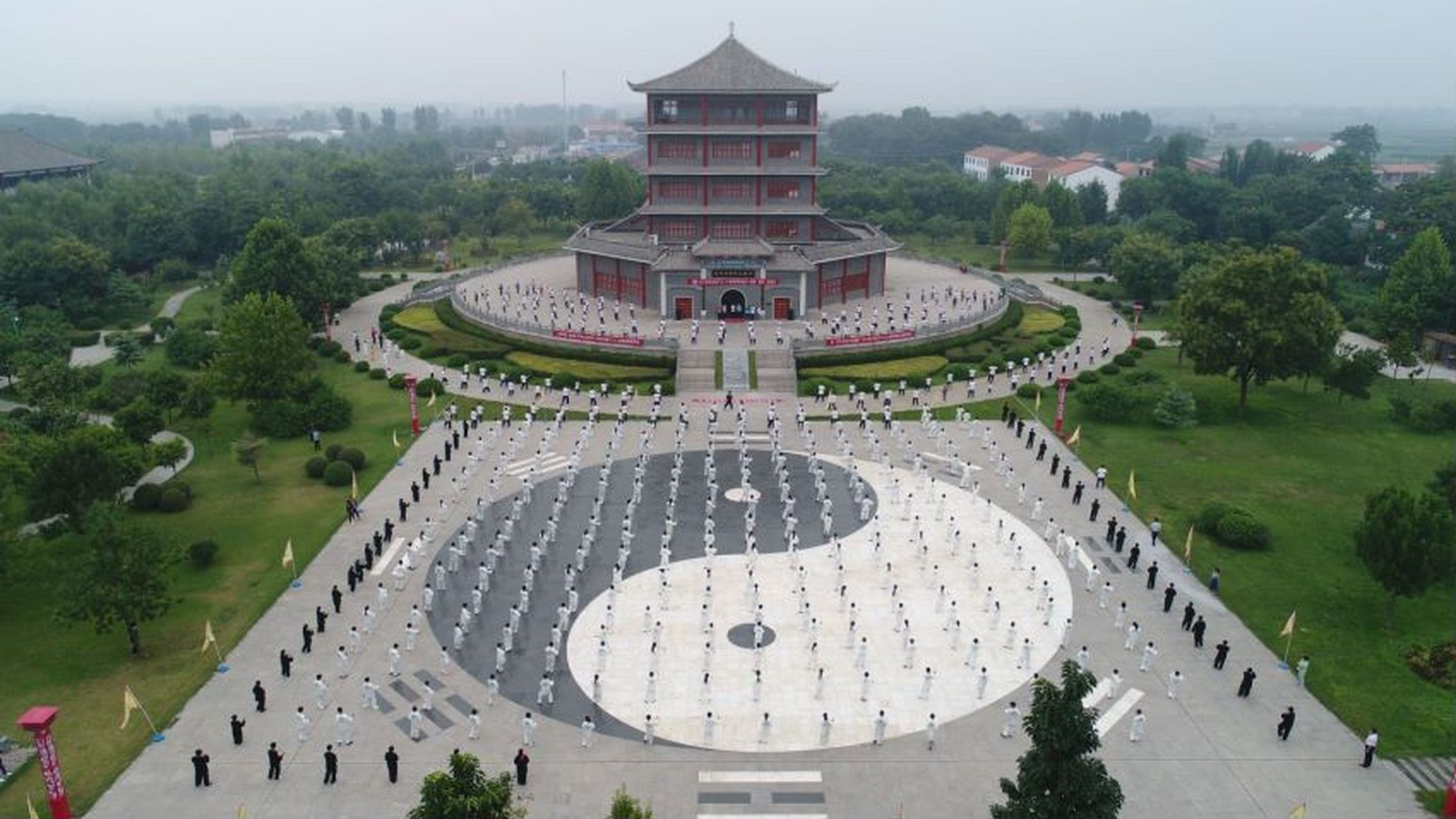 努力传承,保护,传播好太极拳文化 和有禄说:"作为太极拳传承人,我将不