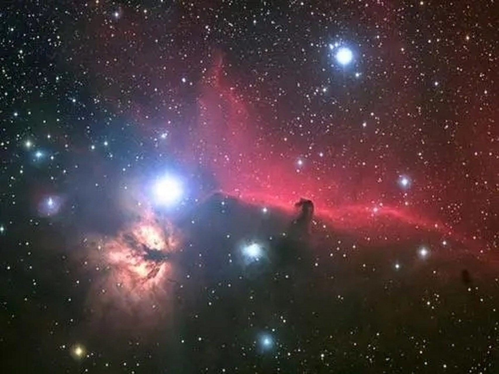 这颗星云由氢气和尘埃组成,呈现出独特的形态和颜猎户座星云的呈现