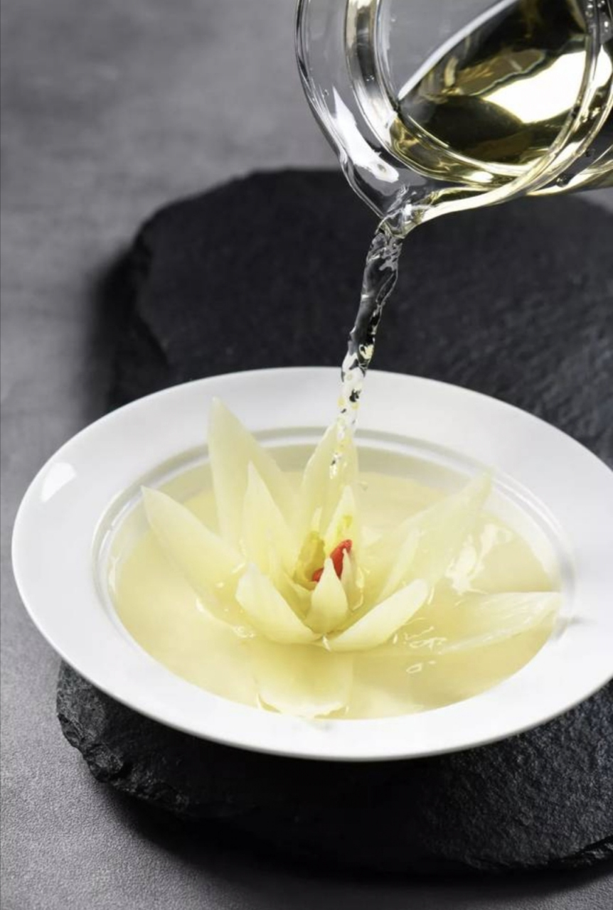 开水白菜 开水白菜,四川经典名菜,国宴上的一道精品.