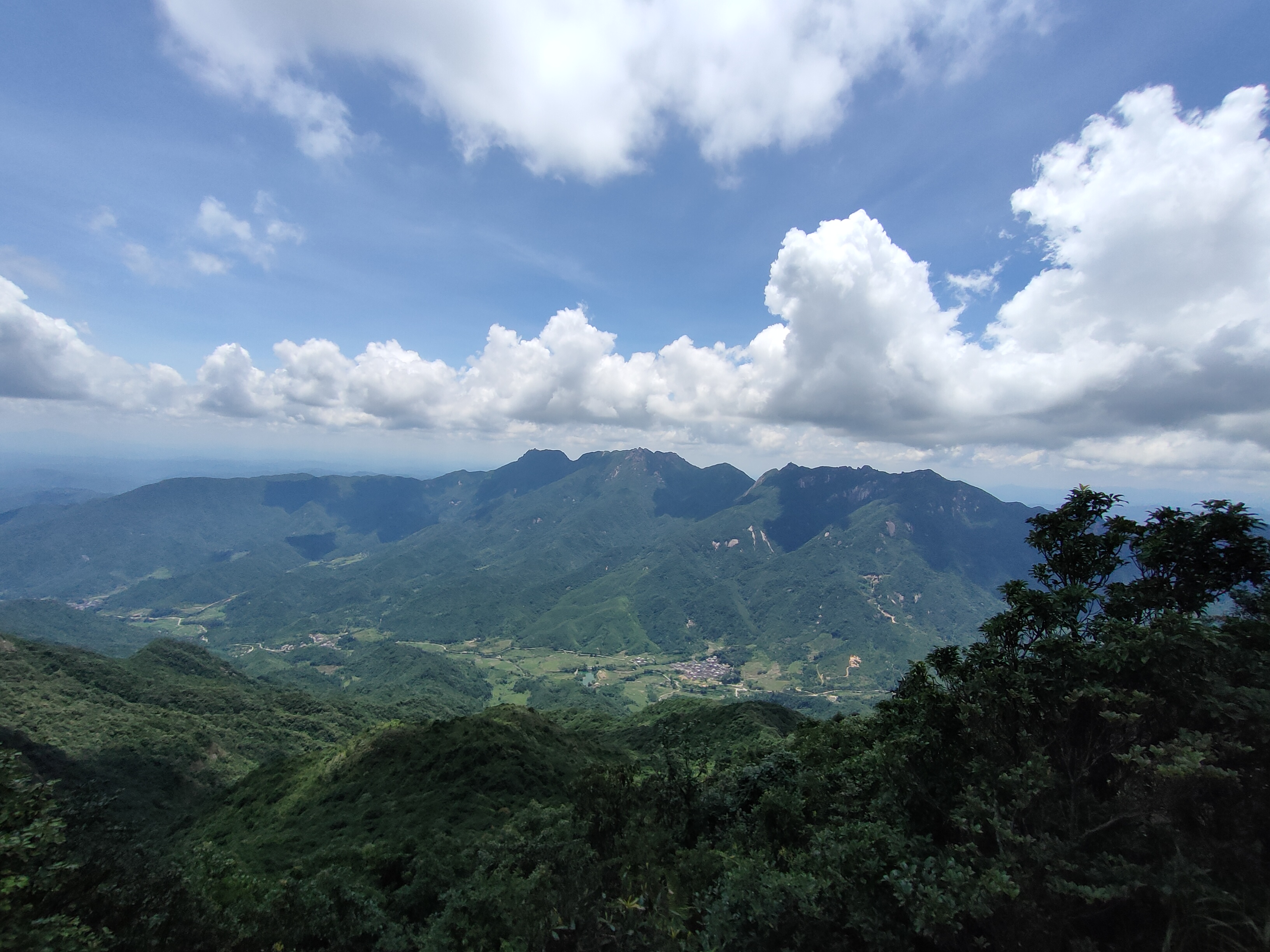 124,2020年独登肇庆广宁县螺壳山,山脊线强穿被虐得生不如死!