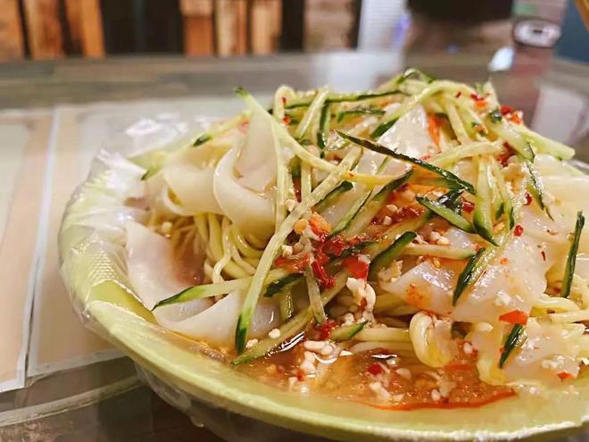 新疆的黄面凉皮