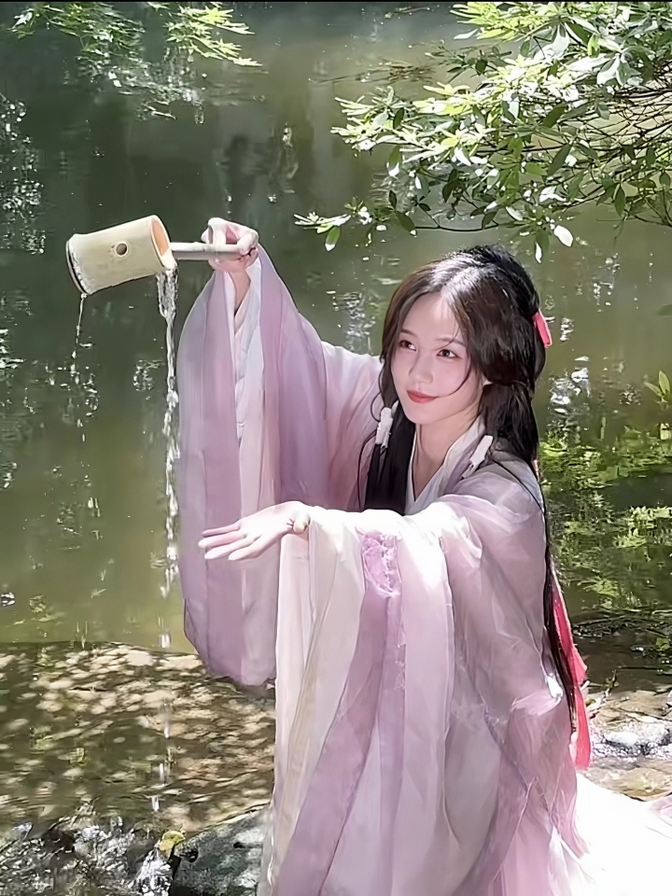 顾盼生姿,巧笑倩兮,李一桐才是真正的古风美女!#李一桐