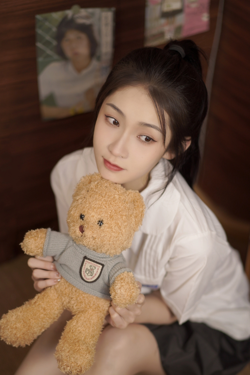 马尾辫女神小姐姐,室内清新风格写真
