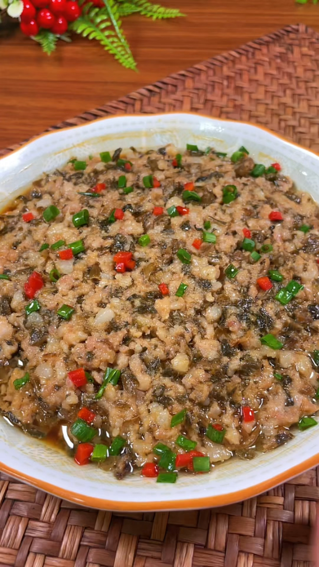 梅菜干蒸肉饼,老广餐桌上最常见的一道家常菜,简单好吃又下饭!