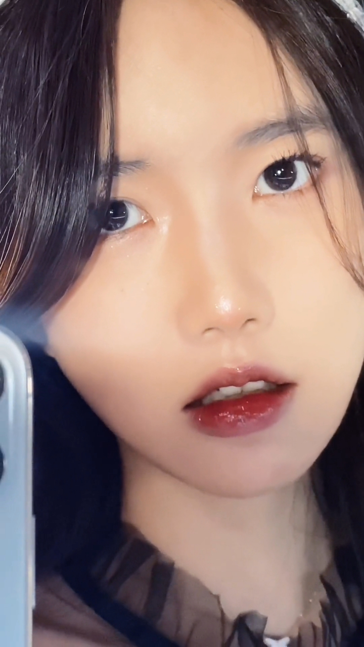 蕾丝,咬嘴唇,爱了爱了[没眼看]  #人像摄影# #绝色美女