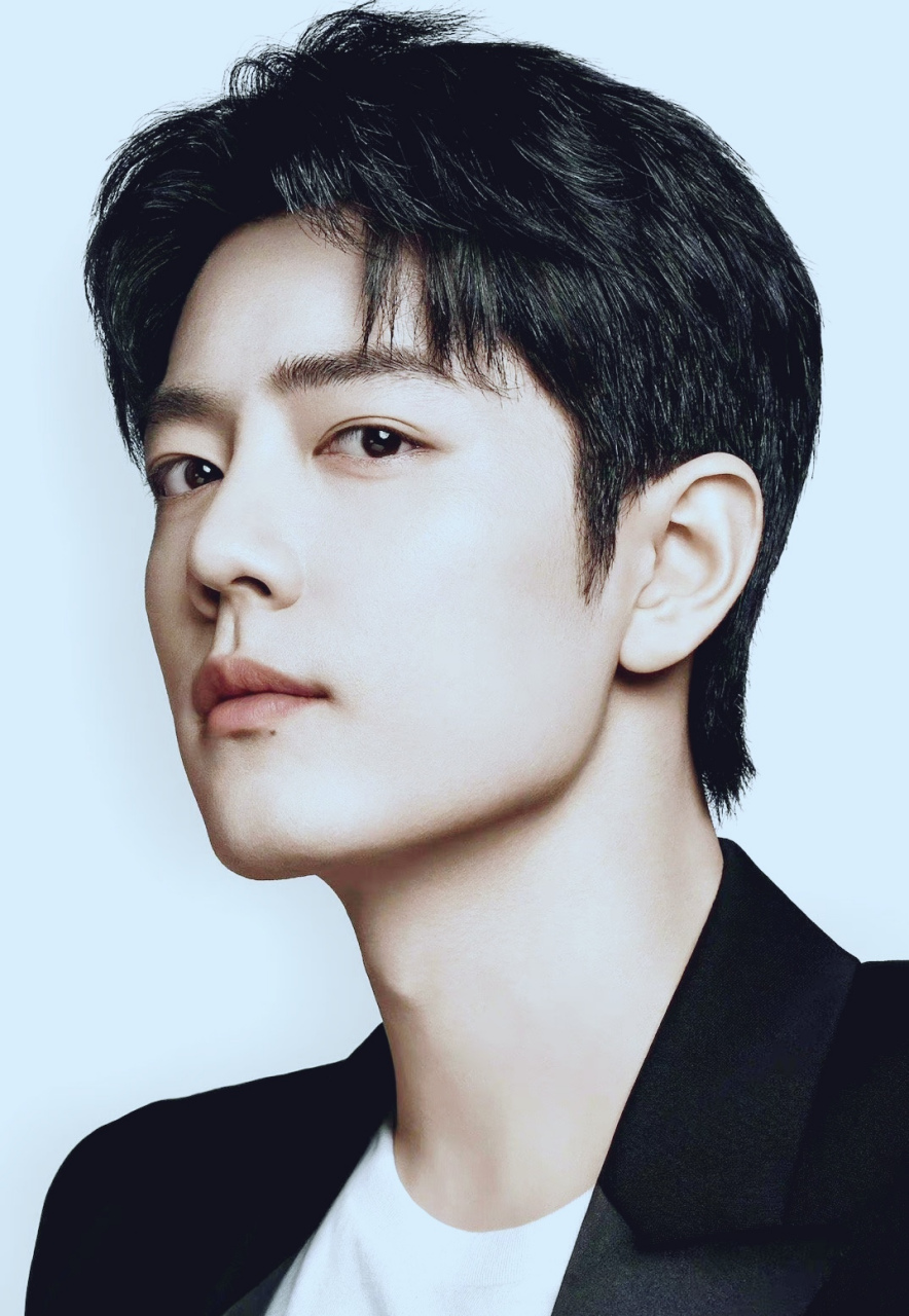 瑞凤眼,唇下痣,肖战的长相是优雅与经典的完美结合.