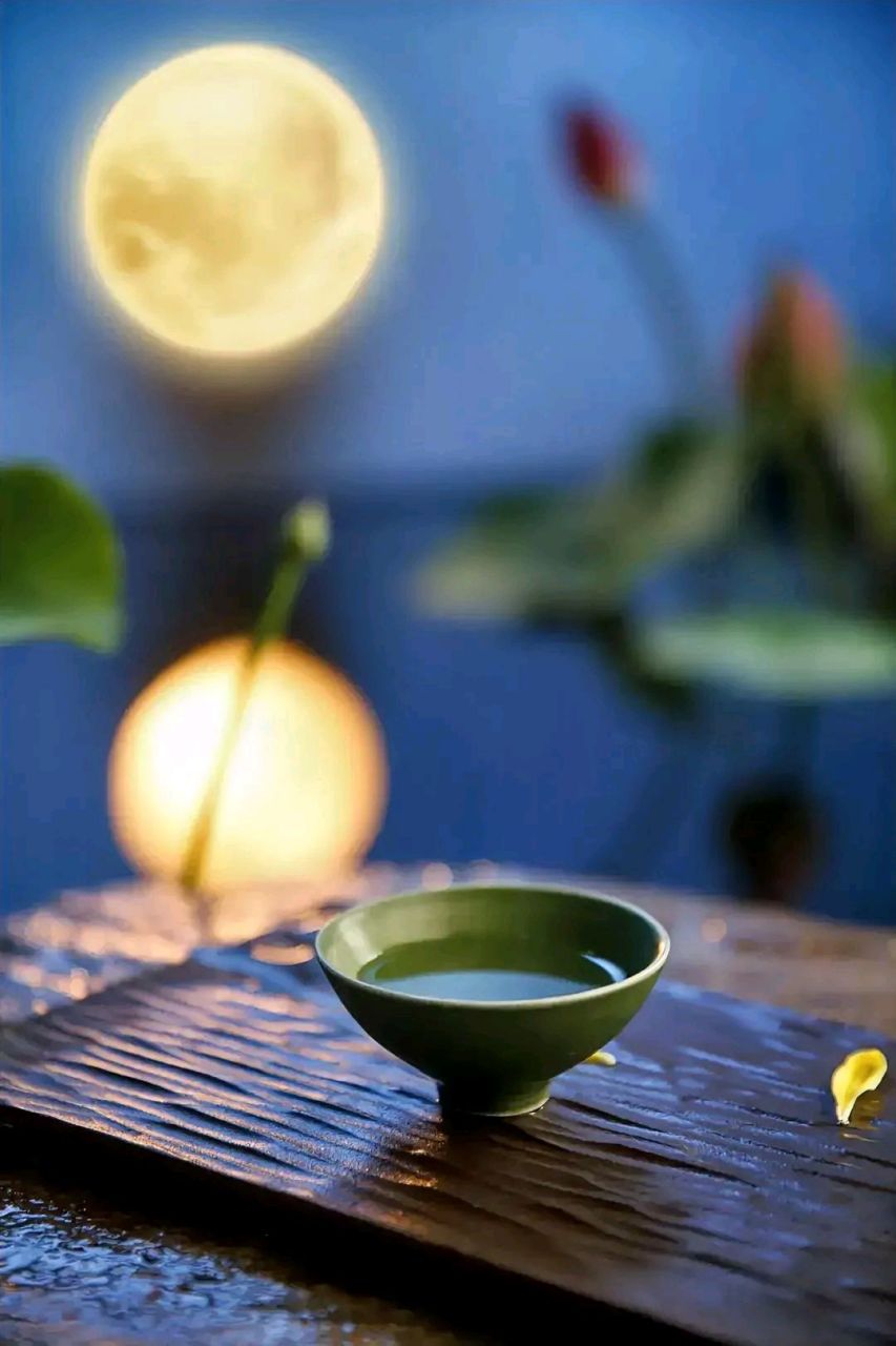 上联:半杯清茶赏明月, 下联:您请