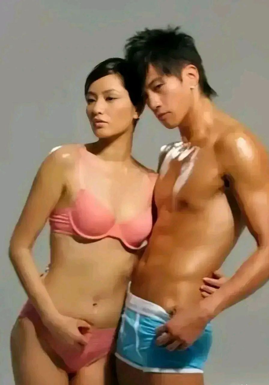 何润东身材没的说, 走t台够呛吧!