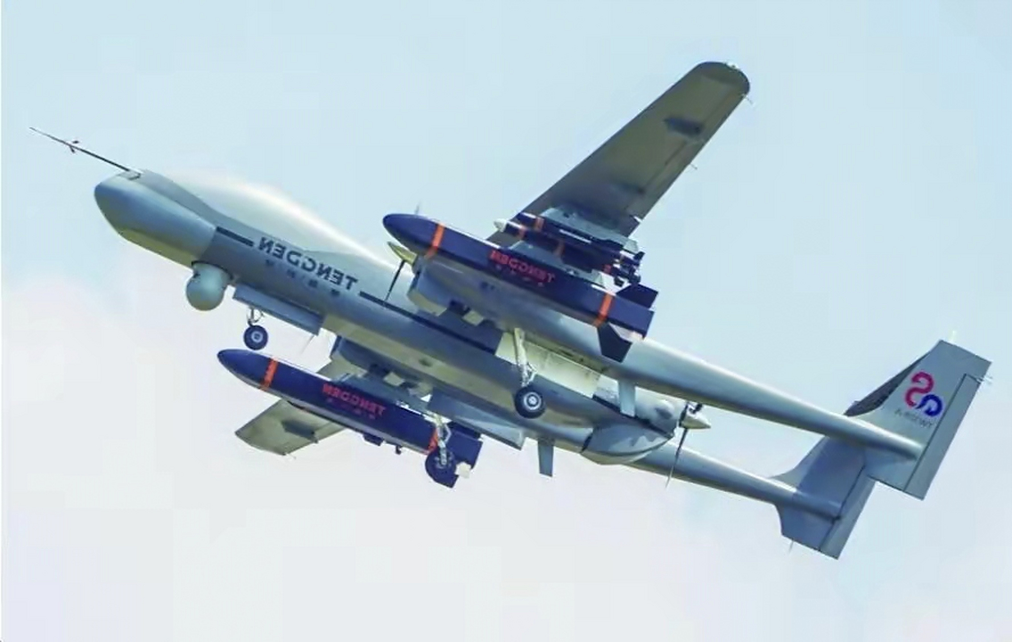 tb-001无人机是四川滕盾无人机公司生产,机身长10米,起飞重量2.