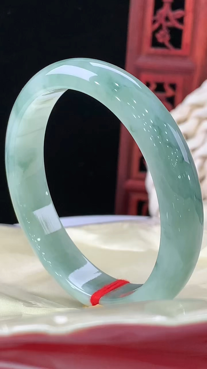 缅甸翡翠飘蓝花手镯