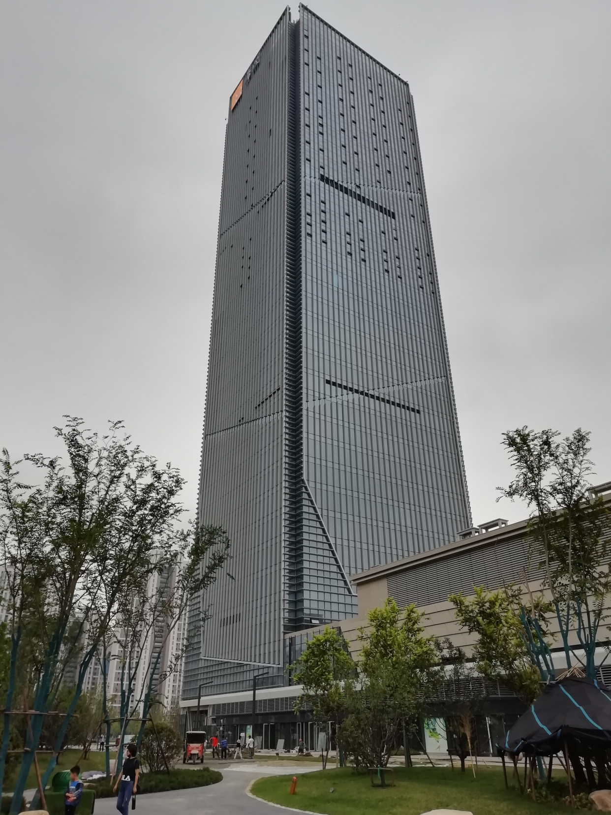 西安港务区第1高楼!33层!