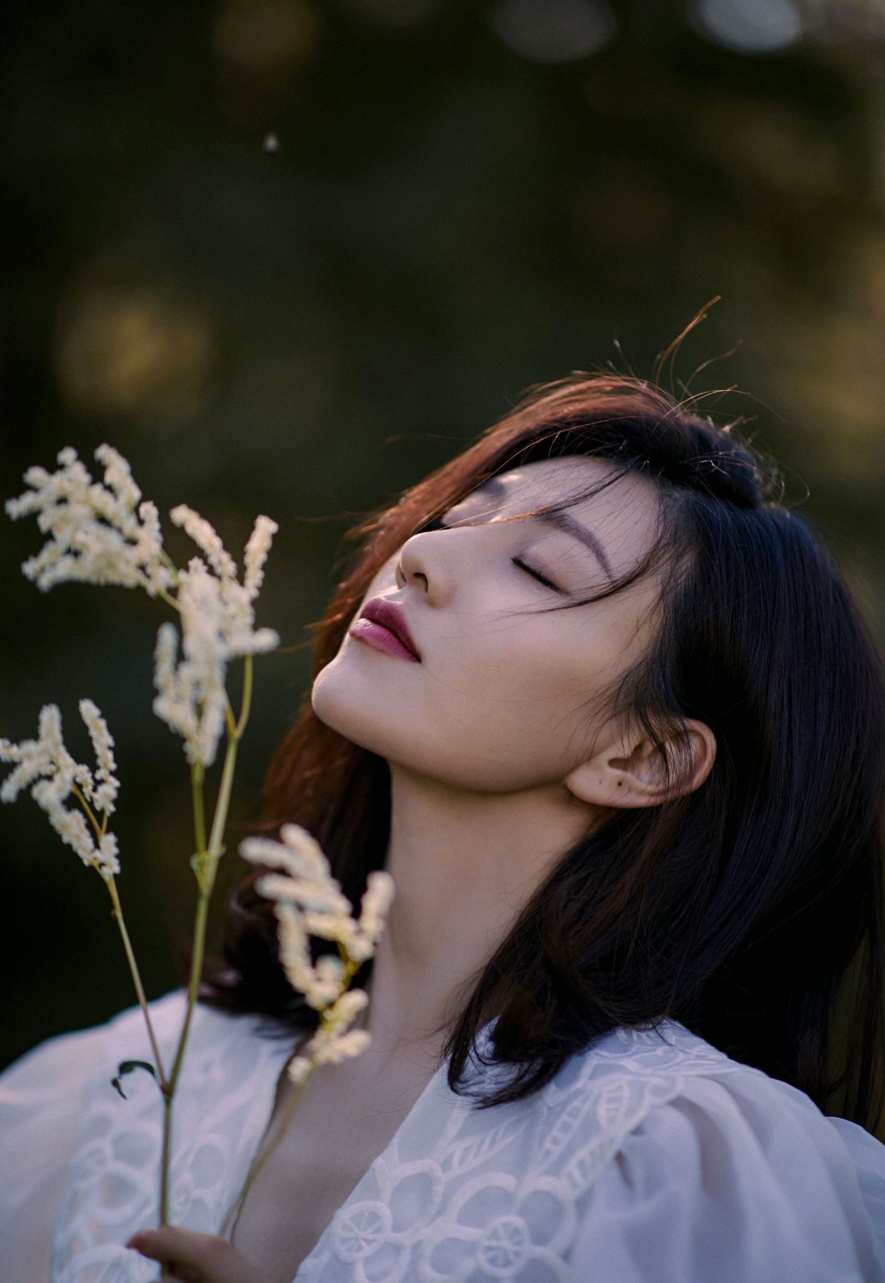 侯梦瑶:美丽大方,明艳动人