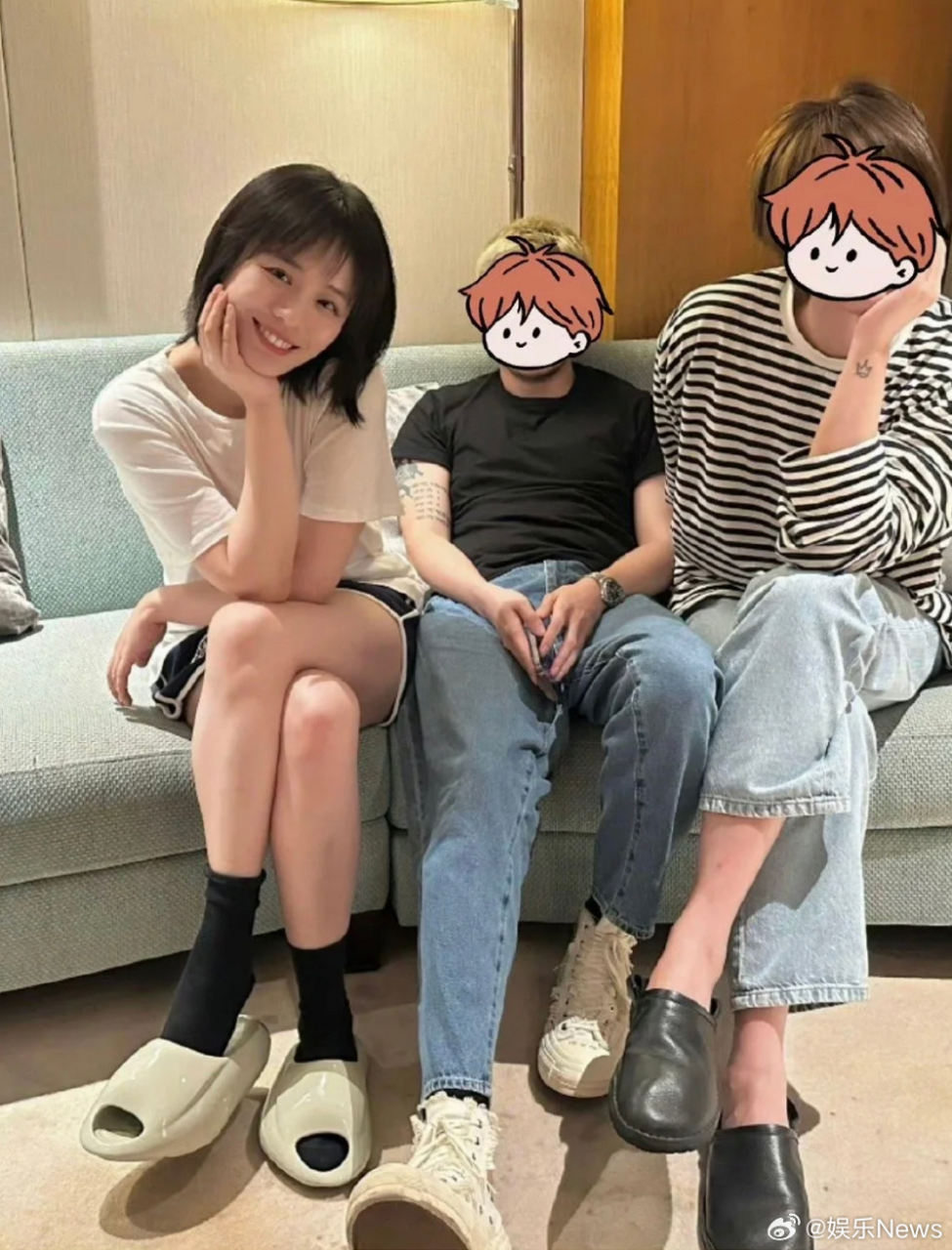 马思纯近照,又是熟悉的海绵宝宝微笑,马思纯好像瘦了呀#马思纯