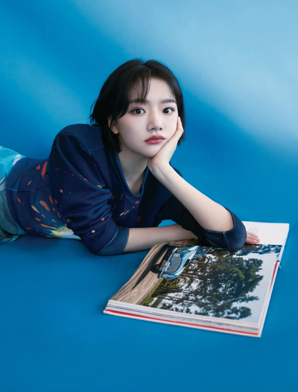 任敏# 联名短裙,利落短发,靓丽清纯