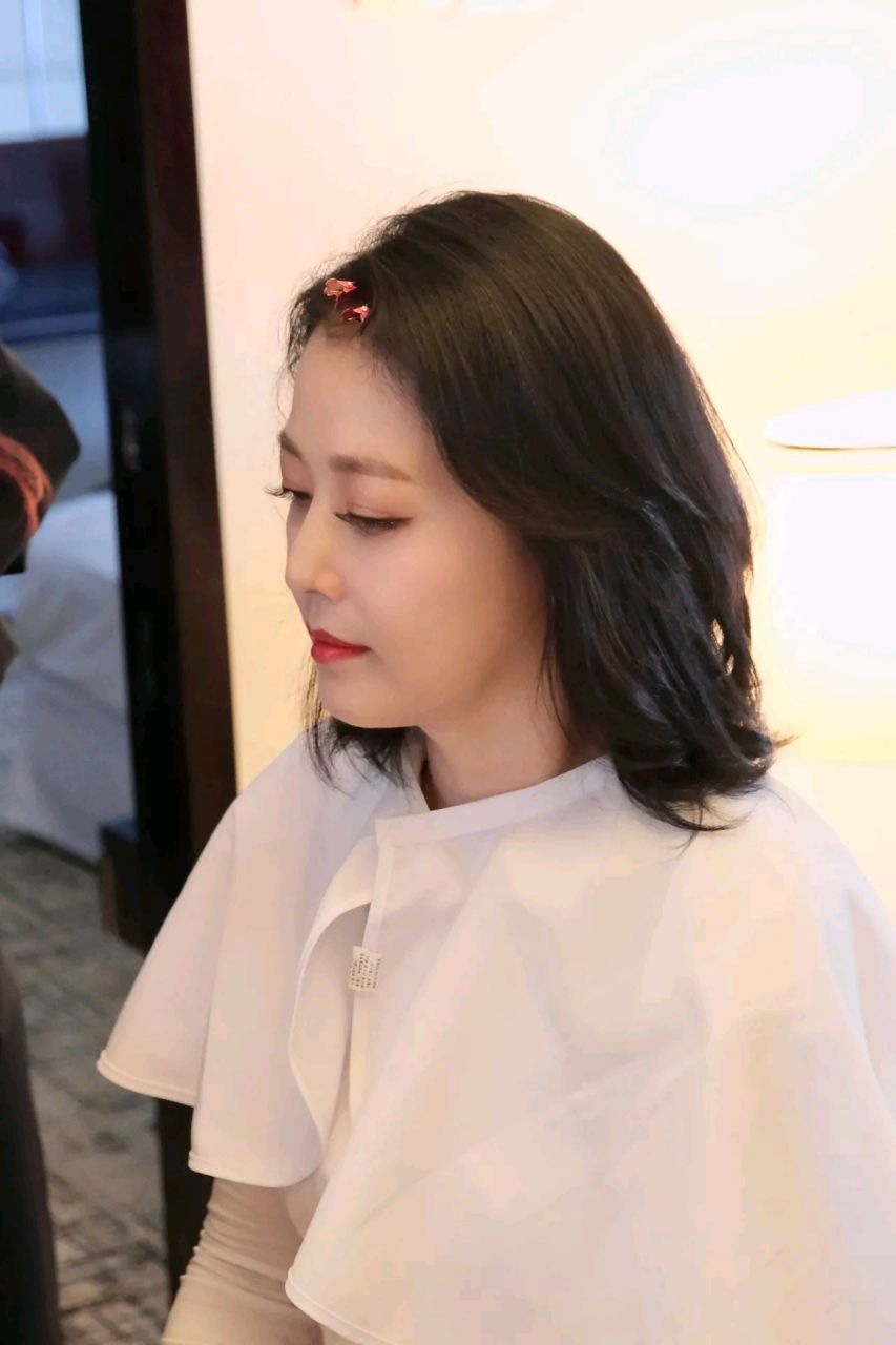 一代人的女神!周海媚近照[鲜花]